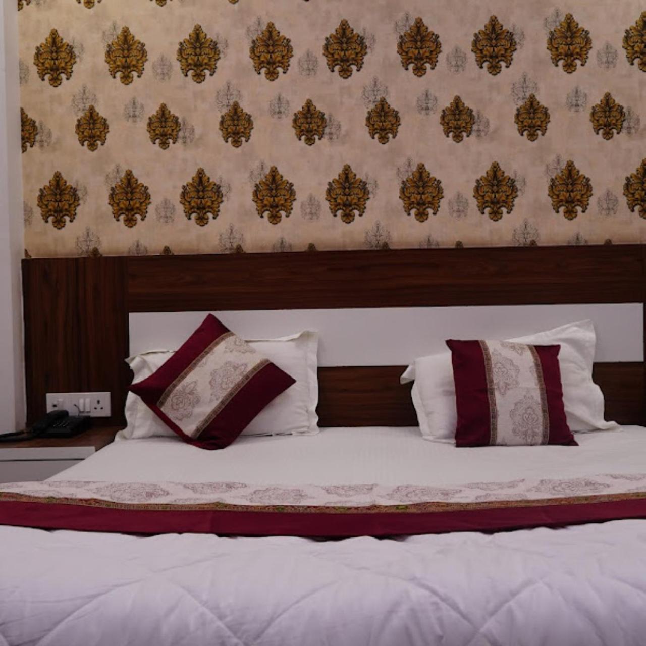Hotel The Ramay Palace Ayodhya Buitenkant foto